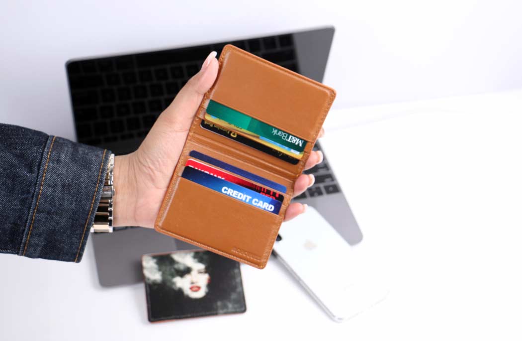 how to keep credit cards from bending in wallet