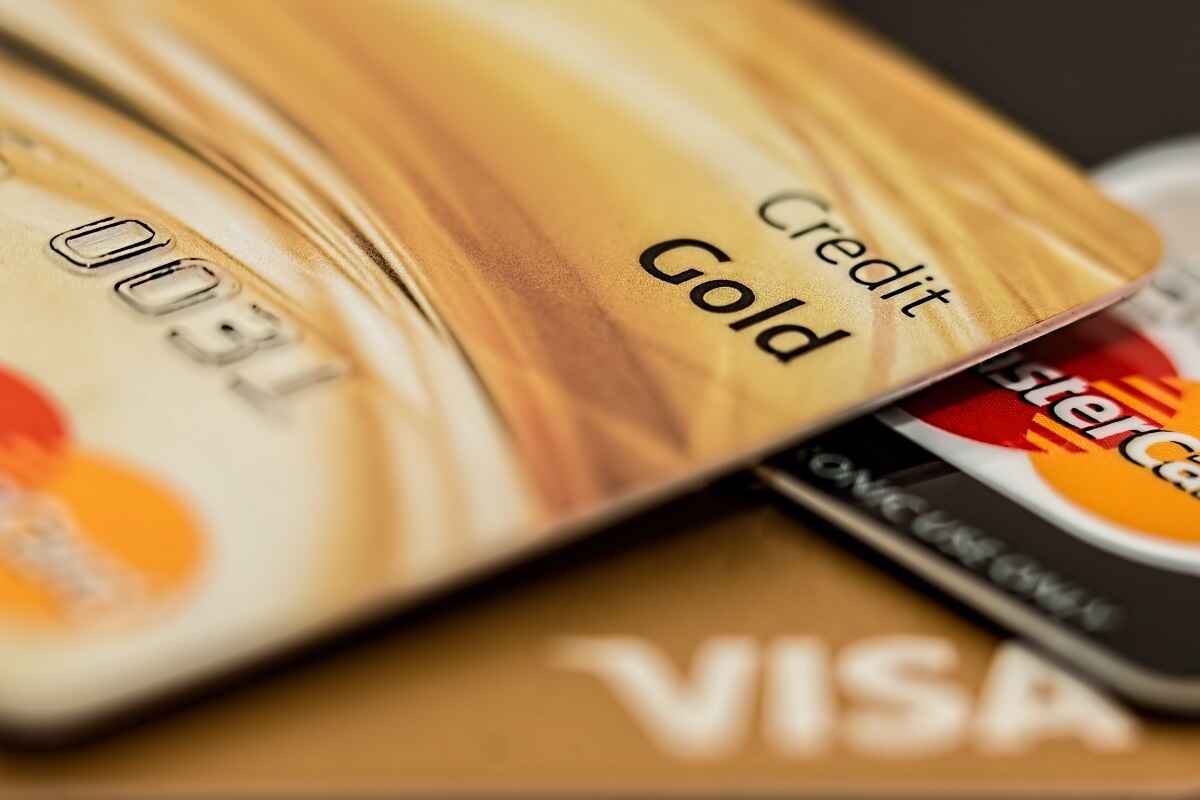 how to keep credit cards from cracking in wallet
